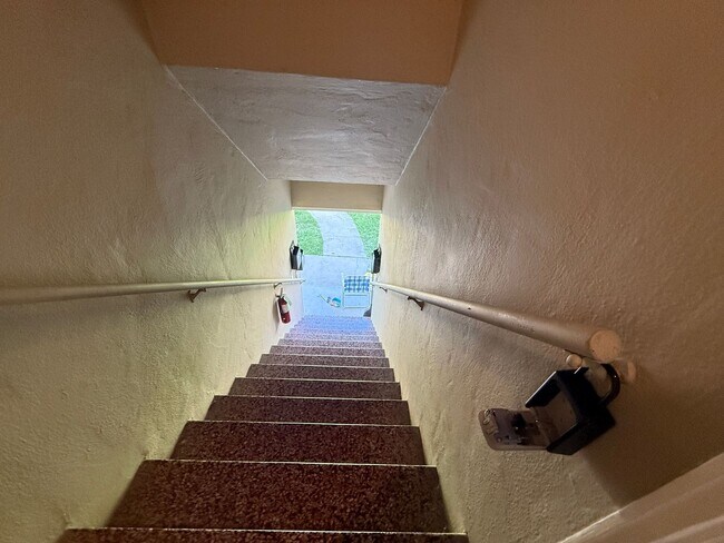 Foto del edificio - 1265-1271 Parkington Ave