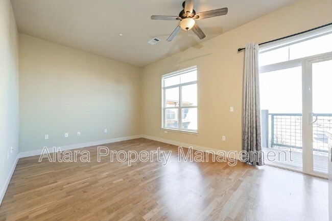 Building Photo - 5401 S Park Terrace Ave