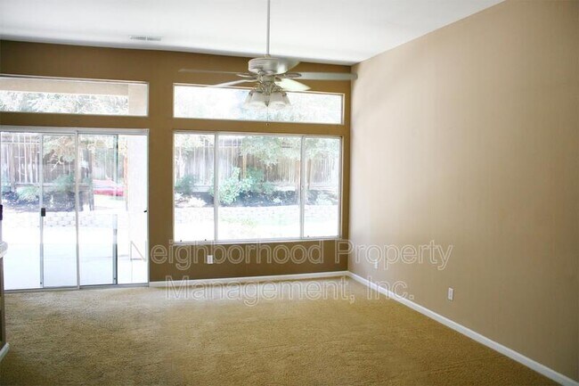 Building Photo - 5550 W Bluff Ave