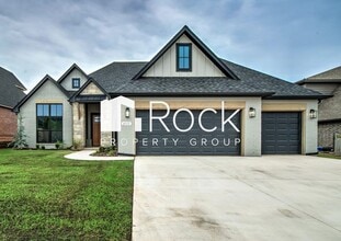 Building Photo - 6517 Forest Edge Dr