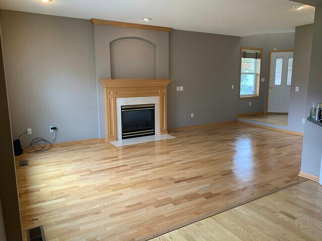 Building Photo - 9570 Alvarado Lane North