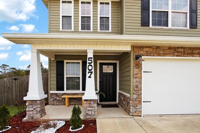 Building Photo - 507 Eisenhower Dr