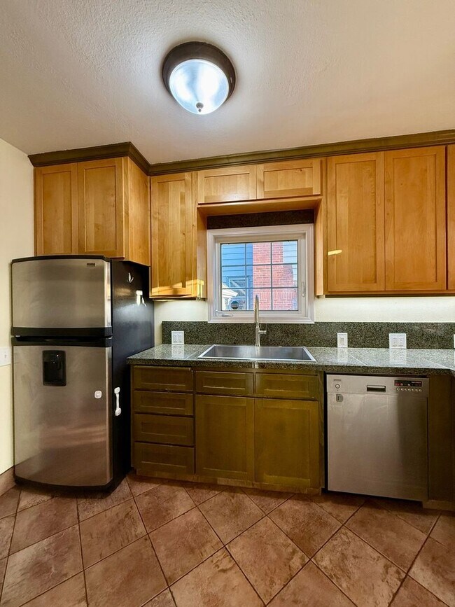 Foto del edificio - Spacious 4BR House in Portland