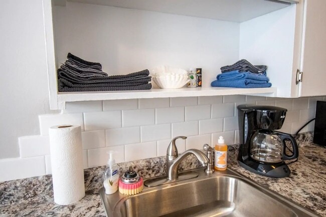 Foto del edificio - Dundee Charm - 1 Bedroom Apartment Availab...