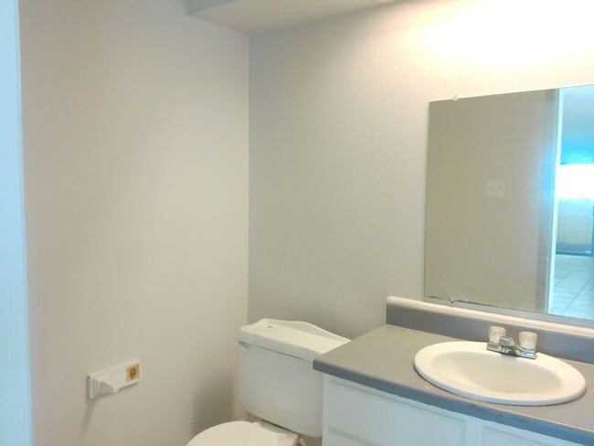 Building Photo - 2309 Capitan Dr