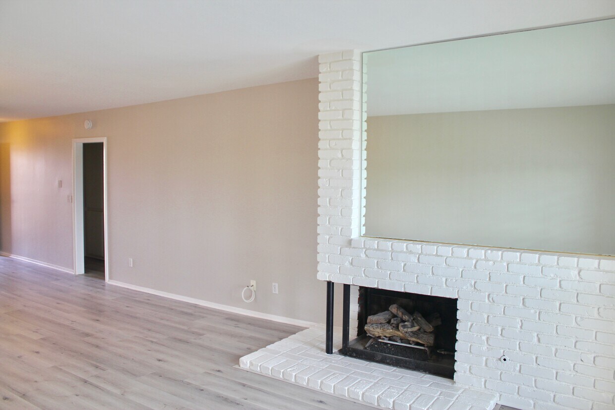 900 Cedar St Unit 301, El Segundo, CA 90245 Condo for Rent in El