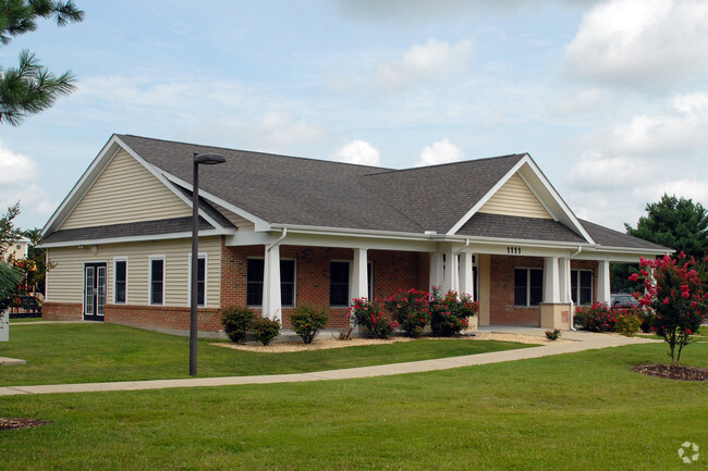 Building Photo - Hollybrook Farms Apartments