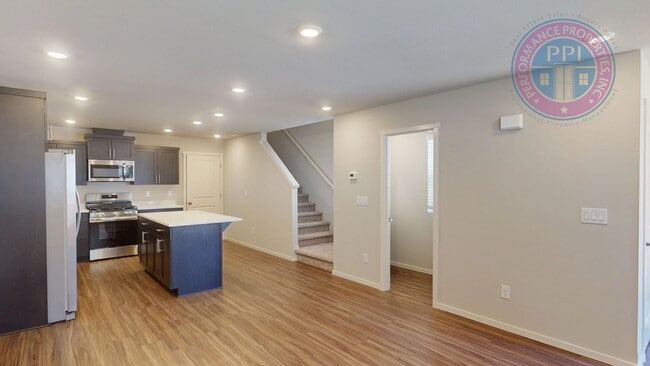 Foto del edificio - New Construction, Spring Creek / Stylish T...
