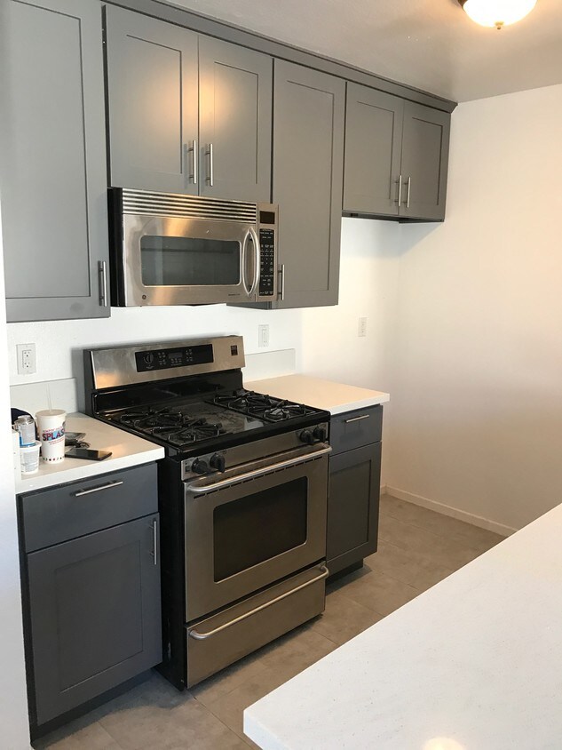 Foto principal - 621 N Benton Way