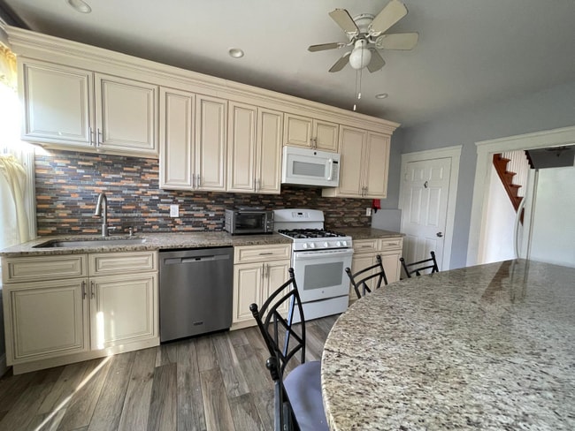 Foto del edificio - 18 Summit Rd