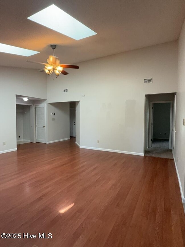 Foto del edificio - 109 Bridgewater Ct