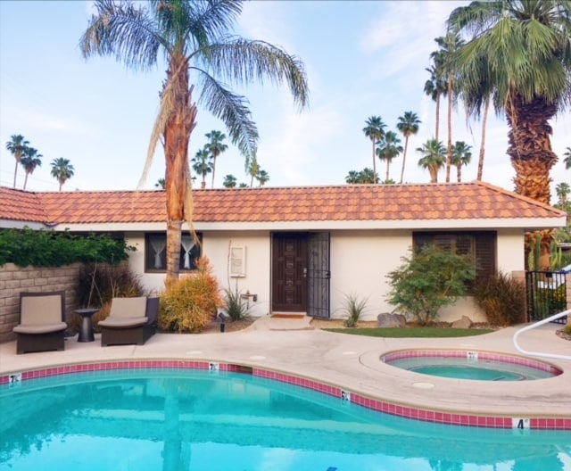 Building Photo - 1480 E Palm Tree Dr