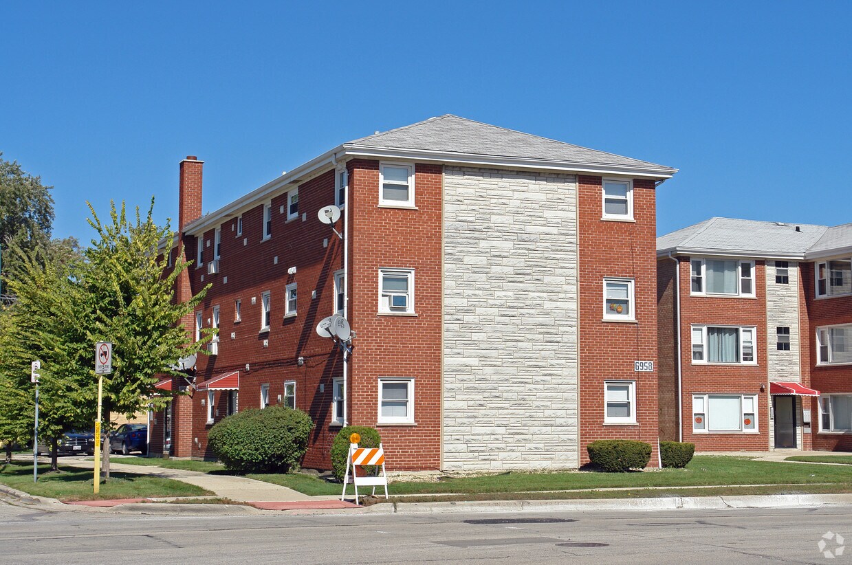 Primary Photo - 6958 W 65th St