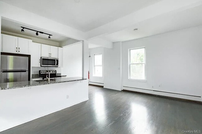 Building Photo - 144 Union St