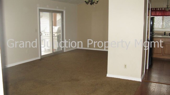 Building Photo - 596 1/2 Creekside Ct