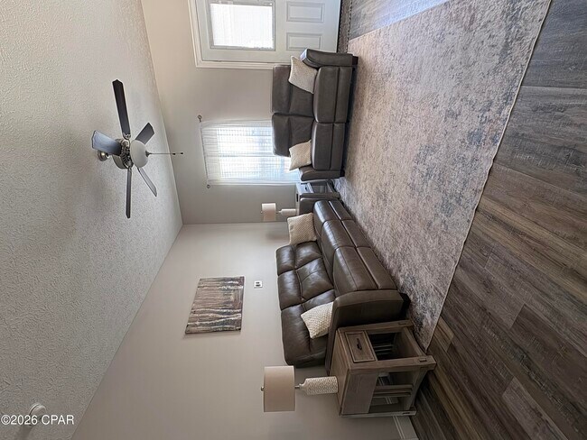 Foto del edificio - 801 W 17th St