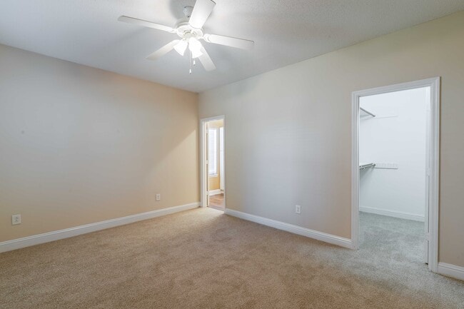 Building Photo - Bedford Parke Apartments