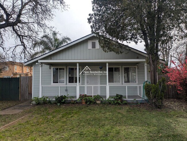 Building Photo - Updated Sacramento 2bd/1ba House Near UCD!