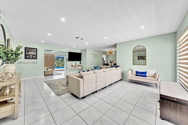 Foto del edificio - 8830 NW 3rd St