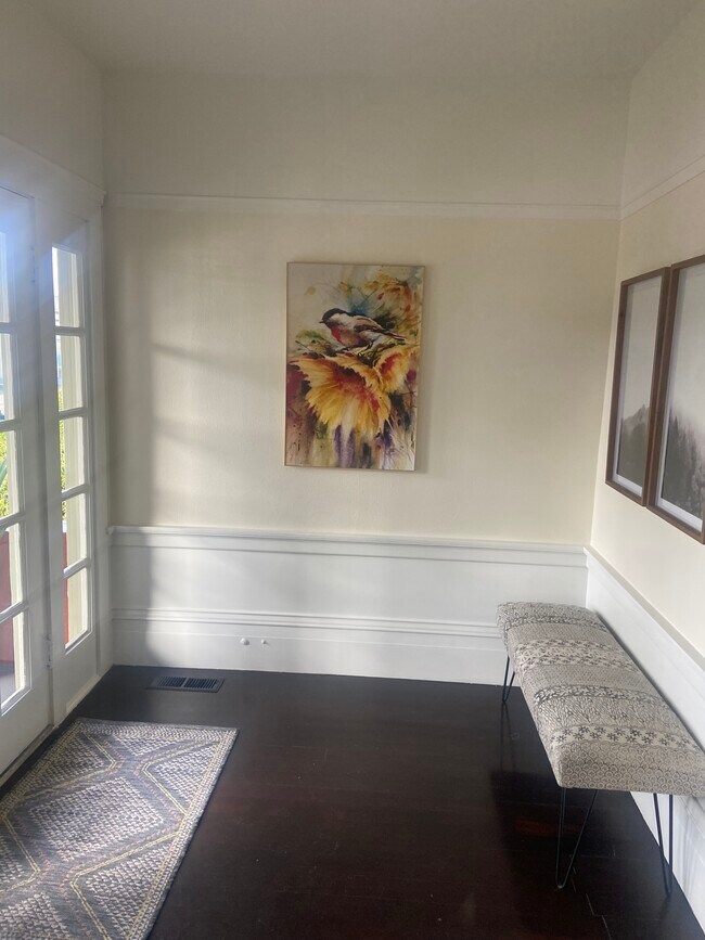 Foto del edificio - 3145 E St