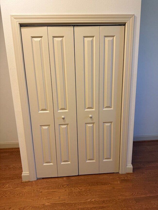 Foto del edificio - 705 Maple St