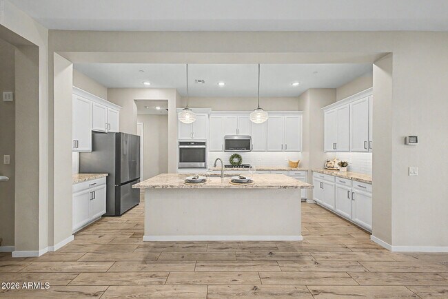 Foto del edificio - 1871 N 141st Ave