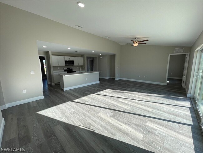 Foto del edificio - 2937 NW 6th Pl