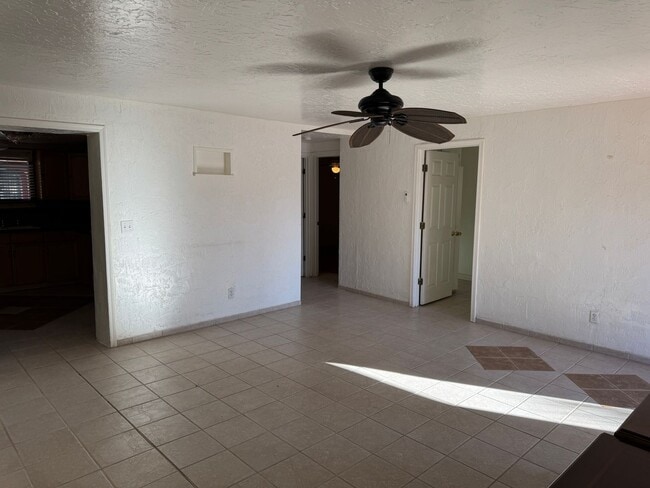 Building Photo - 313 S Magnolia Ave