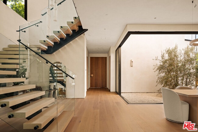 Foto del edificio - 4718 Lemona Ave