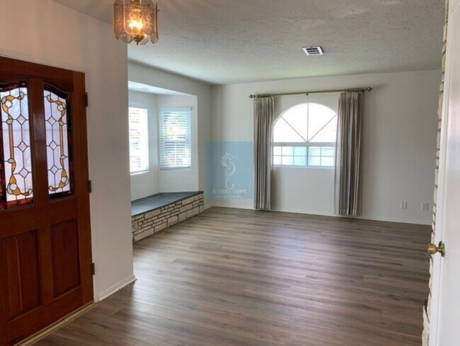 Building Photo - 3 br, 2 bath House - 2415 Ruhland