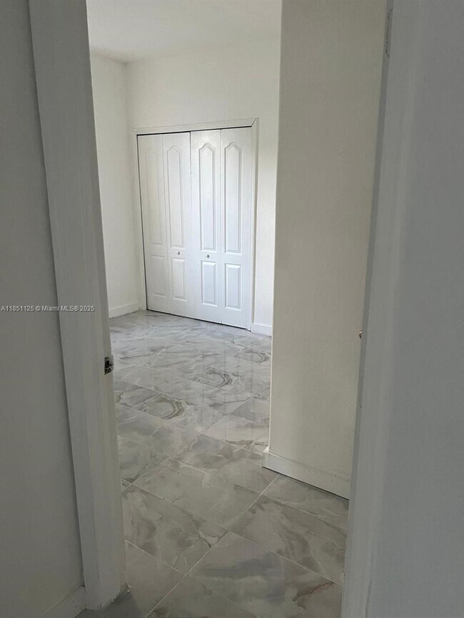 Foto del edificio - 1663 SE 27th Dr