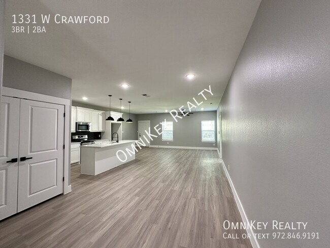 Building Photo - 1331 W Crawford-