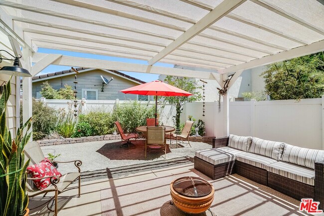 Building Photo - 182 Comanche