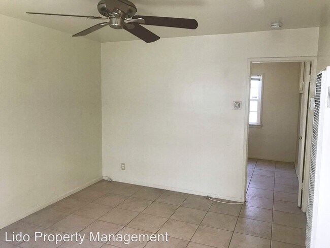 Building Photo - 1124 W Balboa Blvd