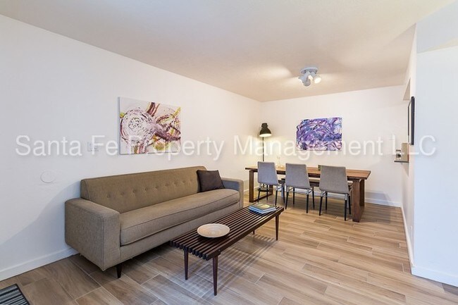 Building Photo - 1304 Rufina Ln
