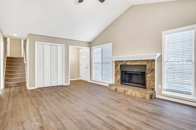 Building Photo - 2717 Horseshoe Creek Dr Sw