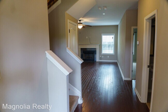 Foto del edificio - 5 br, 3 bath House - 228 Ravenwood Dr