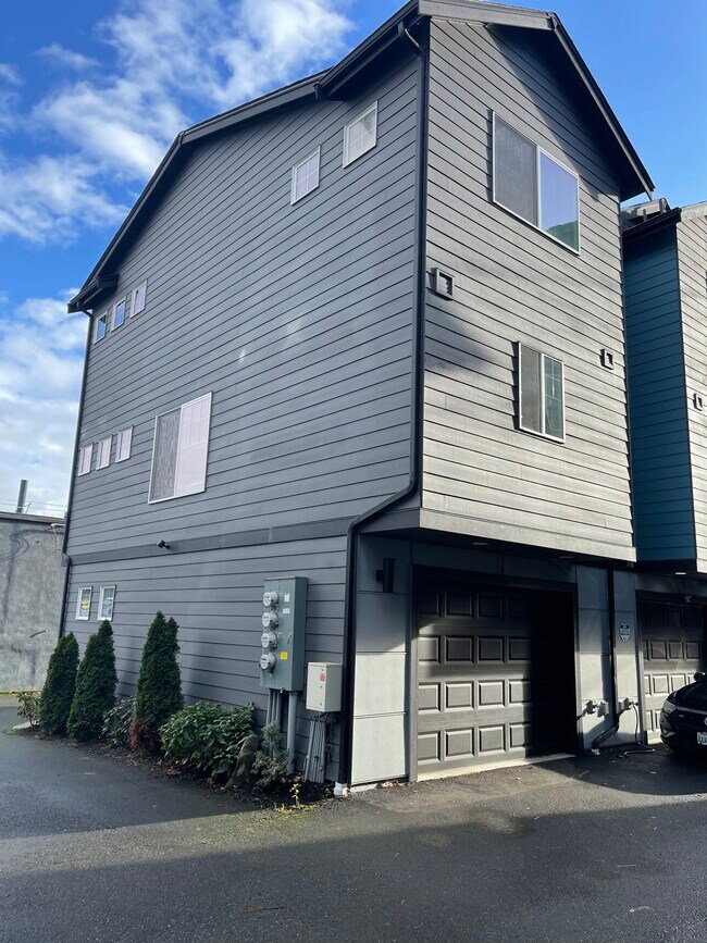 Building Photo - 2740 S Andover St