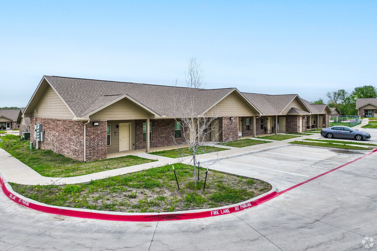 Primario - LakeRidge Villas