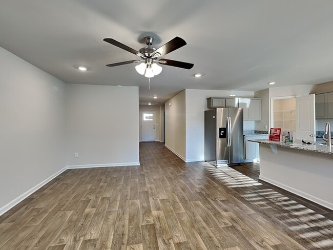 Foto del edificio - 1646 Commendable Ct