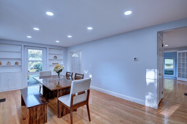 Foto del edificio - 204 Trout Brook Dr