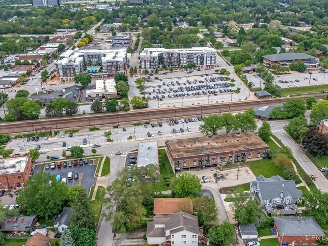 Foto del edificio - 4909 Spencer Ave