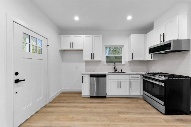 Building Photo - 2801 Nettleton St