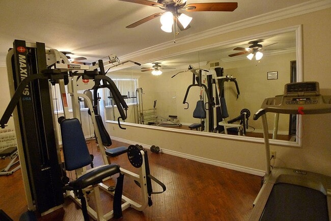 Building Photo - North Tower Apts