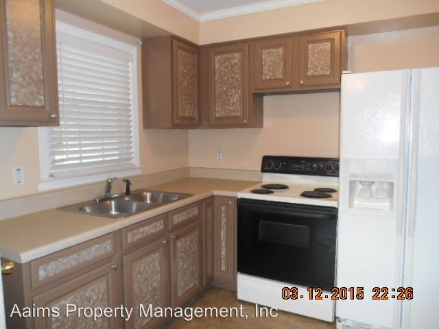 Building Photo - 5136 Meadowbrook Dr