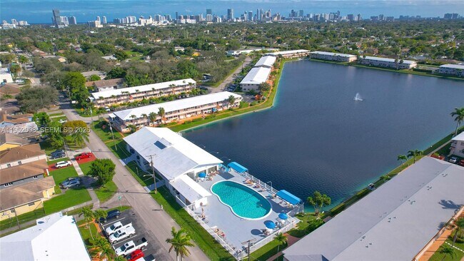 Foto del edificio - 900 SW 11th Ave