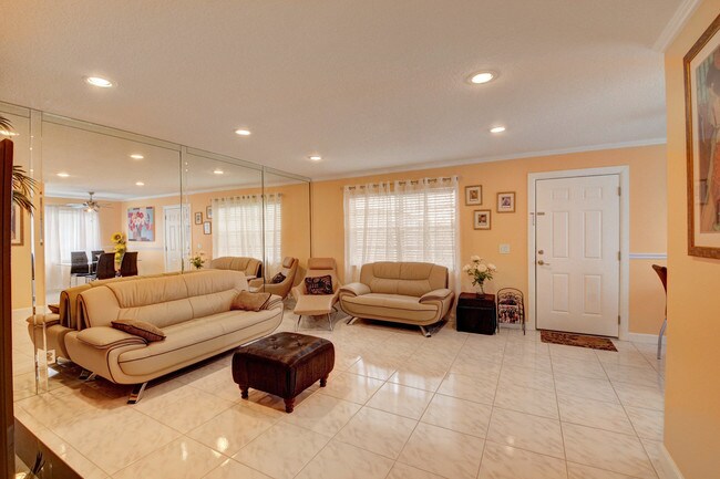 Building Photo - 555 Normandy Ln