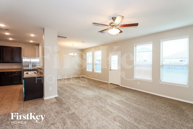 Foto del edificio - 9935 Yanet Grove Ln