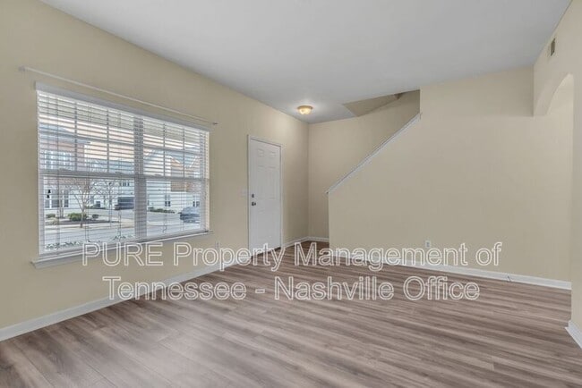 Building Photo - 740 Vernon Ave