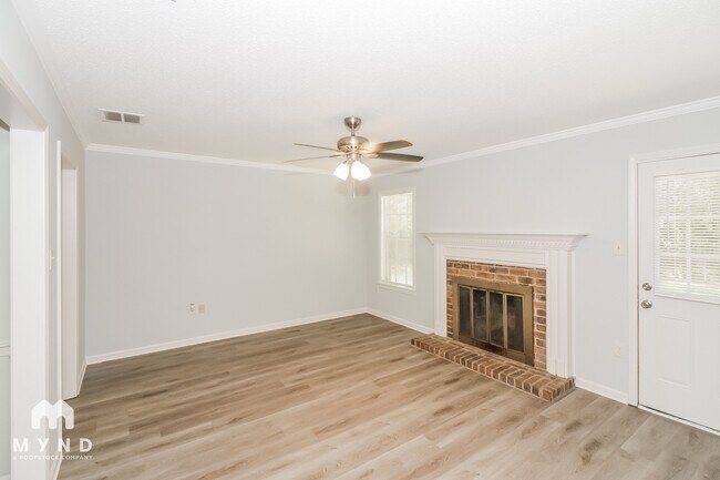 Building Photo - 6868 Rockbrook Dr